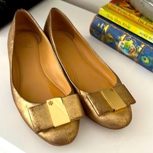 Tory Burch Chase Ballet Bow Flats in Gold